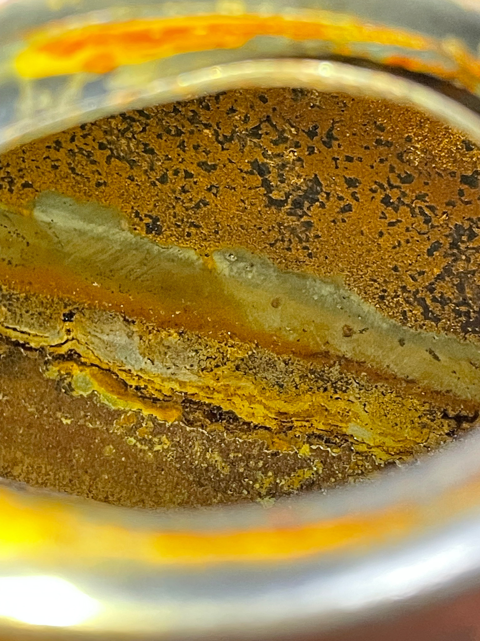 Nádrž před vylitím kaučukovým lakem