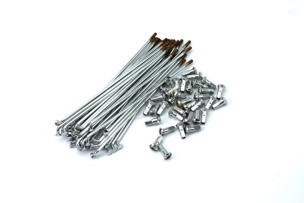 36 x paprsek M3,5x145 + 36 x nypl M3x16 chrom sada Pionýr 05, 20, 21, 23  (Mustang)