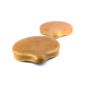 Sedla  kompletní světle hnědé (pár řidič + tandem) JAWA Pérák, ČZ 150 C - CZ RETRO Hovězí kůže